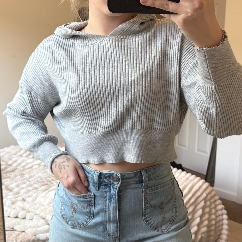 Gray Ribbed Cropped Hoodie